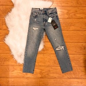 Levi’s 501 Skinny Cut Off Jeans - Size 24